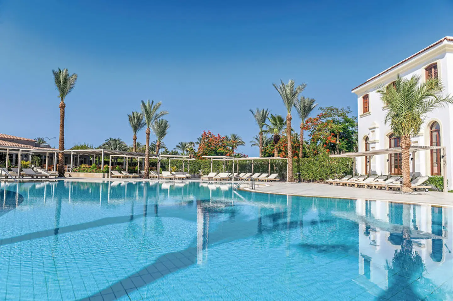 JAZ Fanara Resort & Residence OUTDOOR_POOL