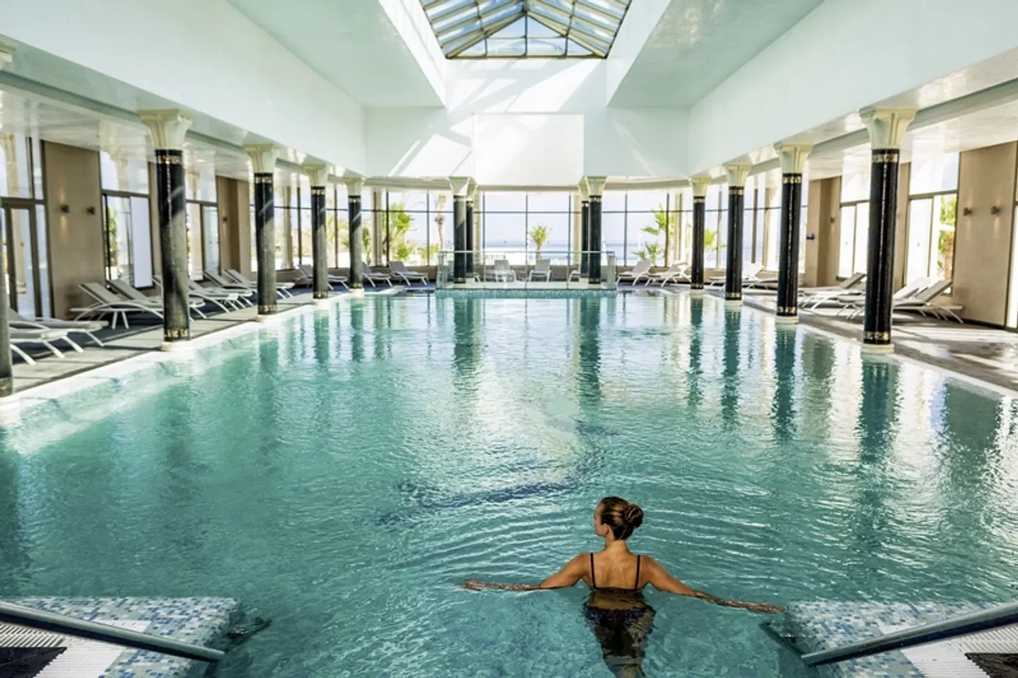 Concorde Green Park Palace Hallenbad