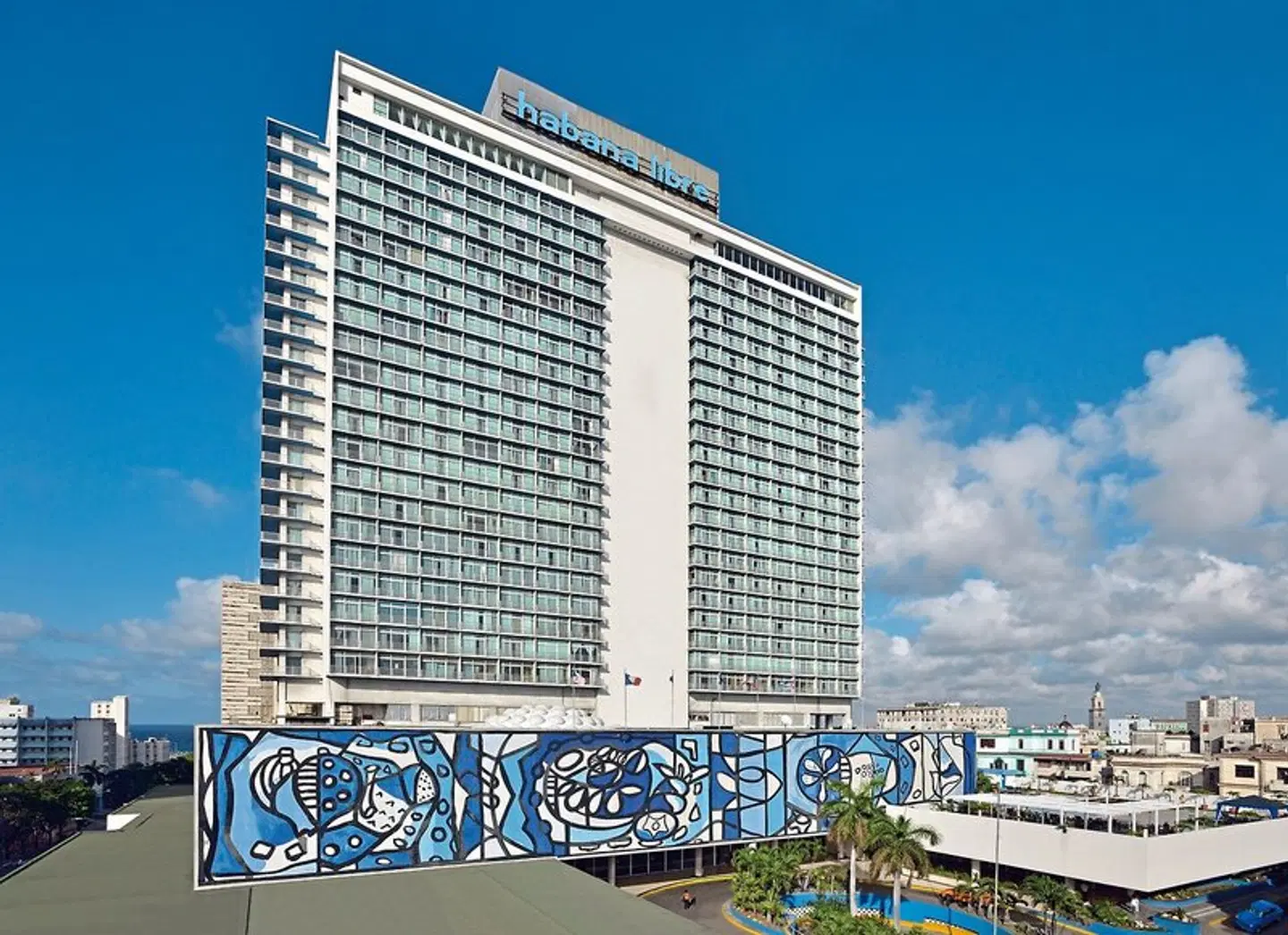 Tryp Habana Libre EXTERIOR