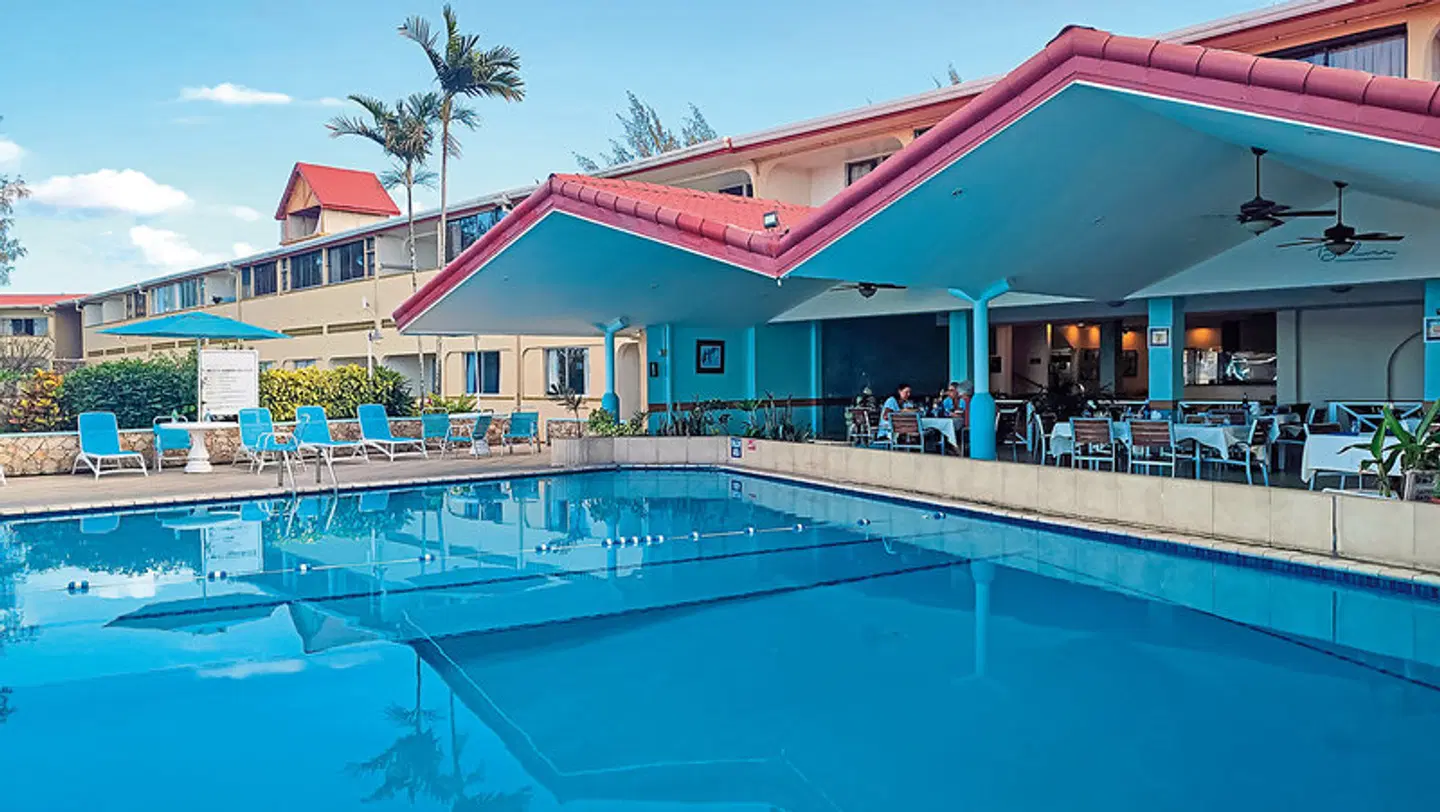 Crown Point Beach Hotel OUTDOOR_POOL
