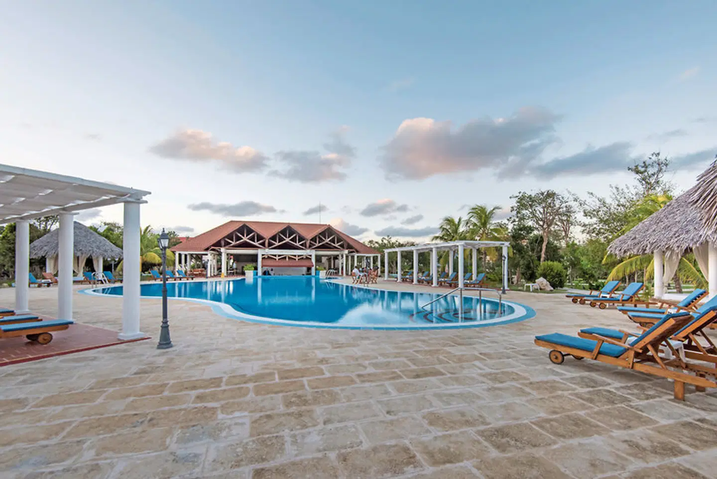 Playa Pesquero OUTDOOR_POOL