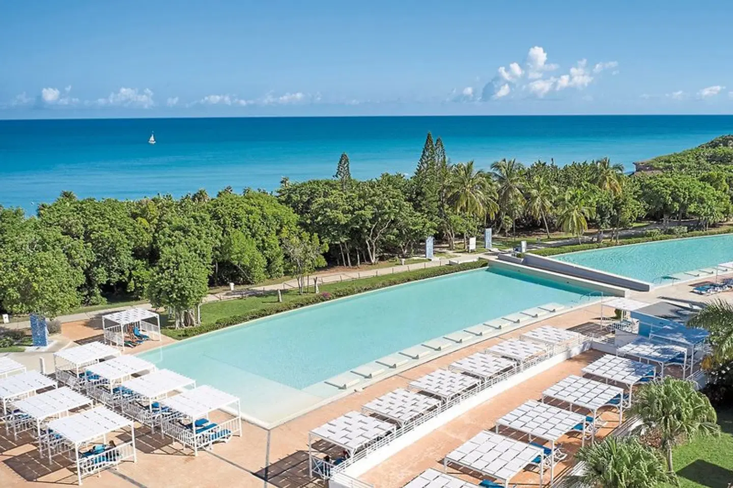 Bella Vista OUTDOOR_POOL