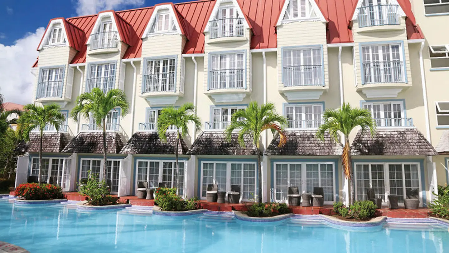 Coco Palm OUTDOOR_POOL