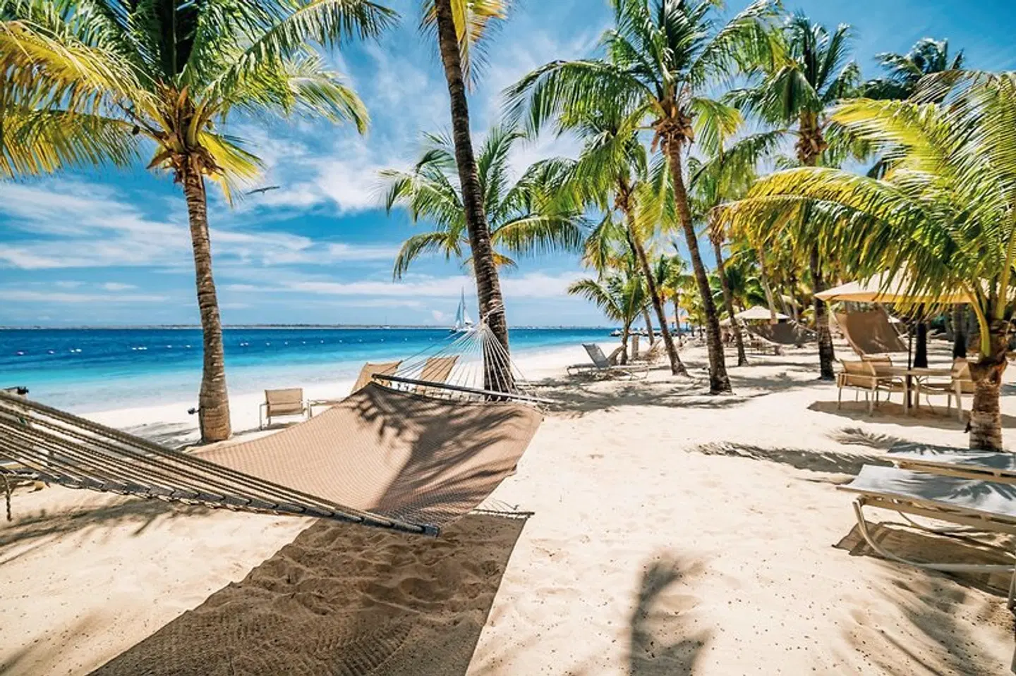 Harbour Village Beach Club Strand