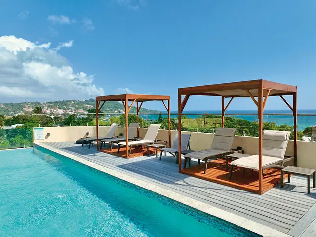 Comfort Inn & Suites Tobago OUTDOOR_POOL