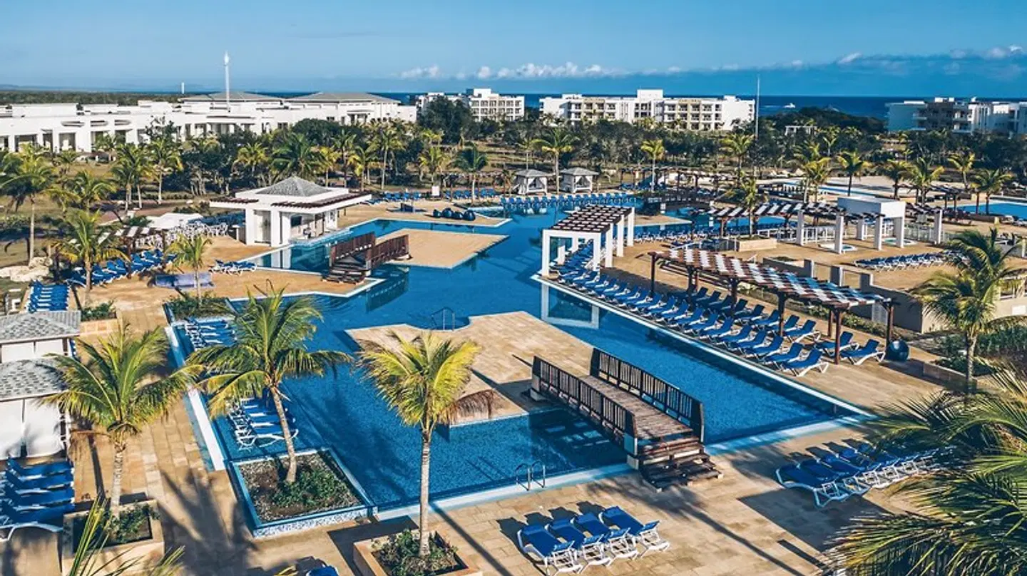Selection Holguin OUTDOOR_POOL