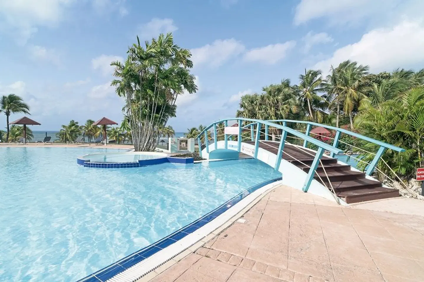 P&V Holiday Village Sainte-Anne OUTDOOR_POOL