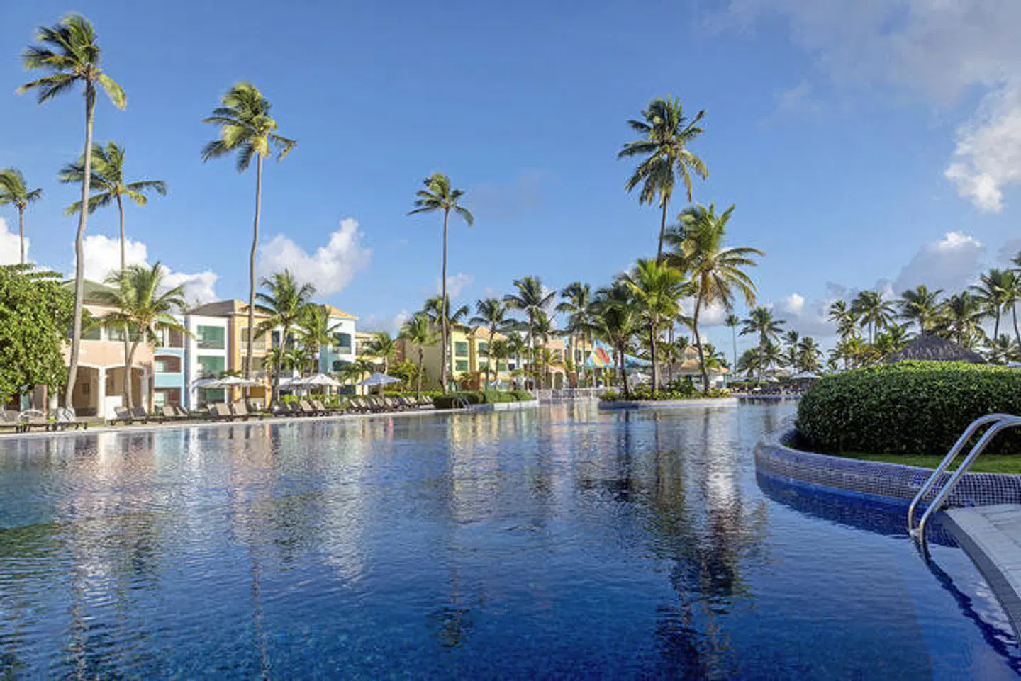 Ocean Blue & Sand OUTDOOR_POOL