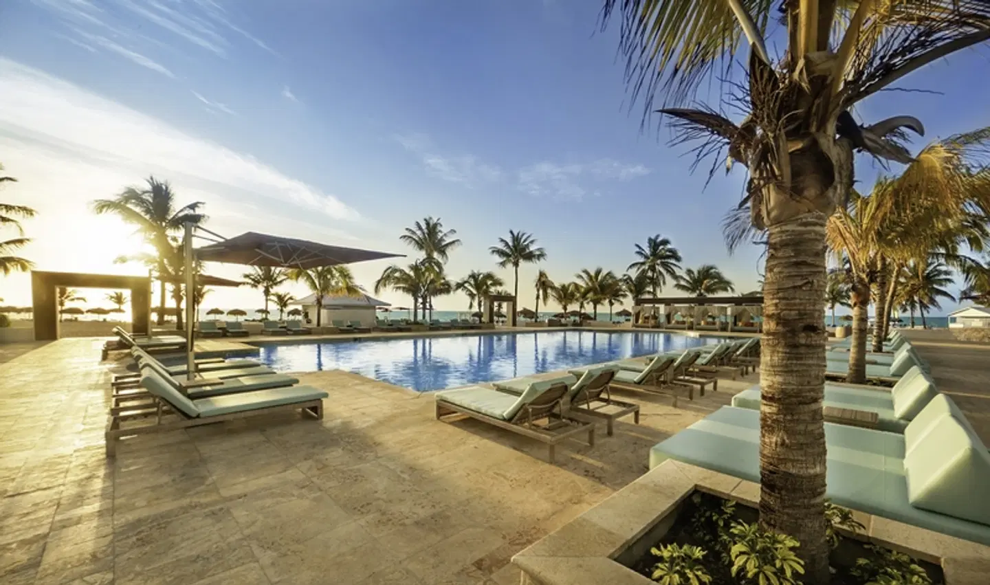 Viva Fortuna Beach by Wyndham OUTDOOR_POOL