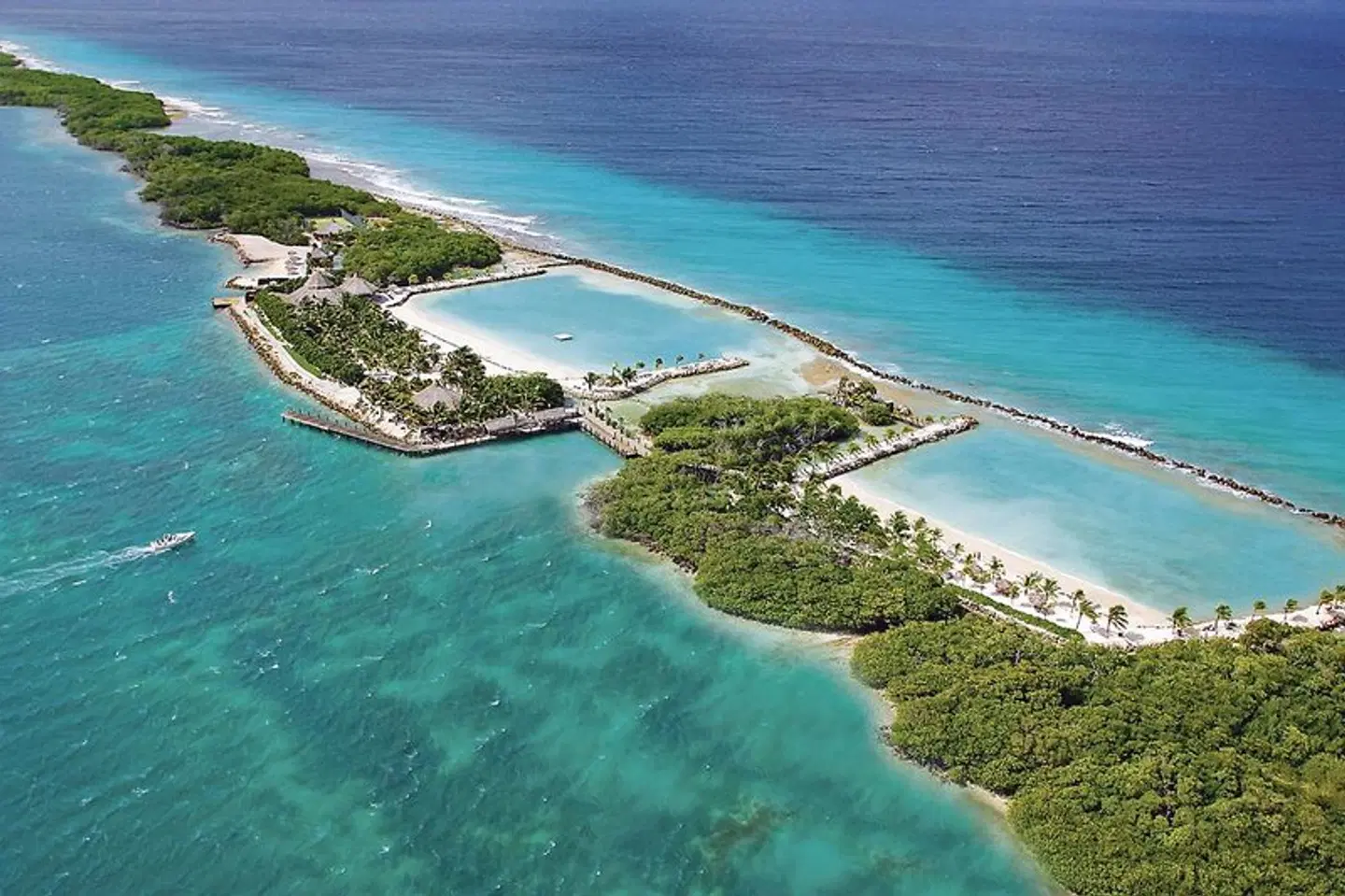 Renaissance Wind Creek Aruba Resort EXTERIOR