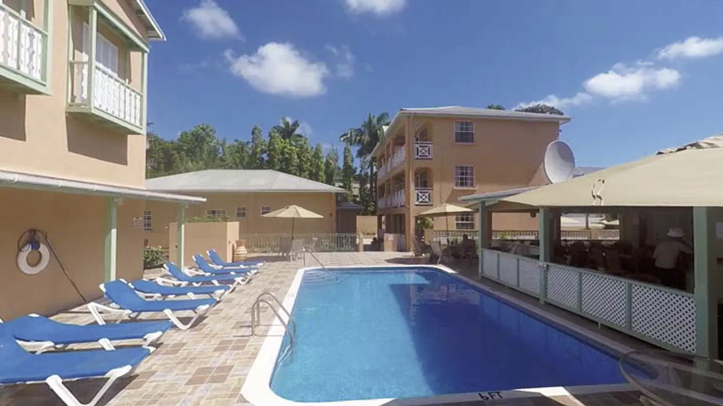 Worthing Court Apartment Hotel OUTDOOR_POOL