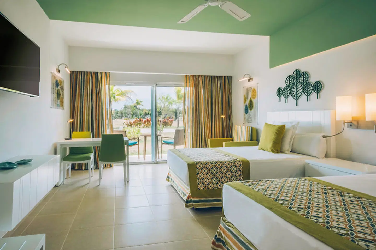 Selection Holguin LOUNGE_LOBBY