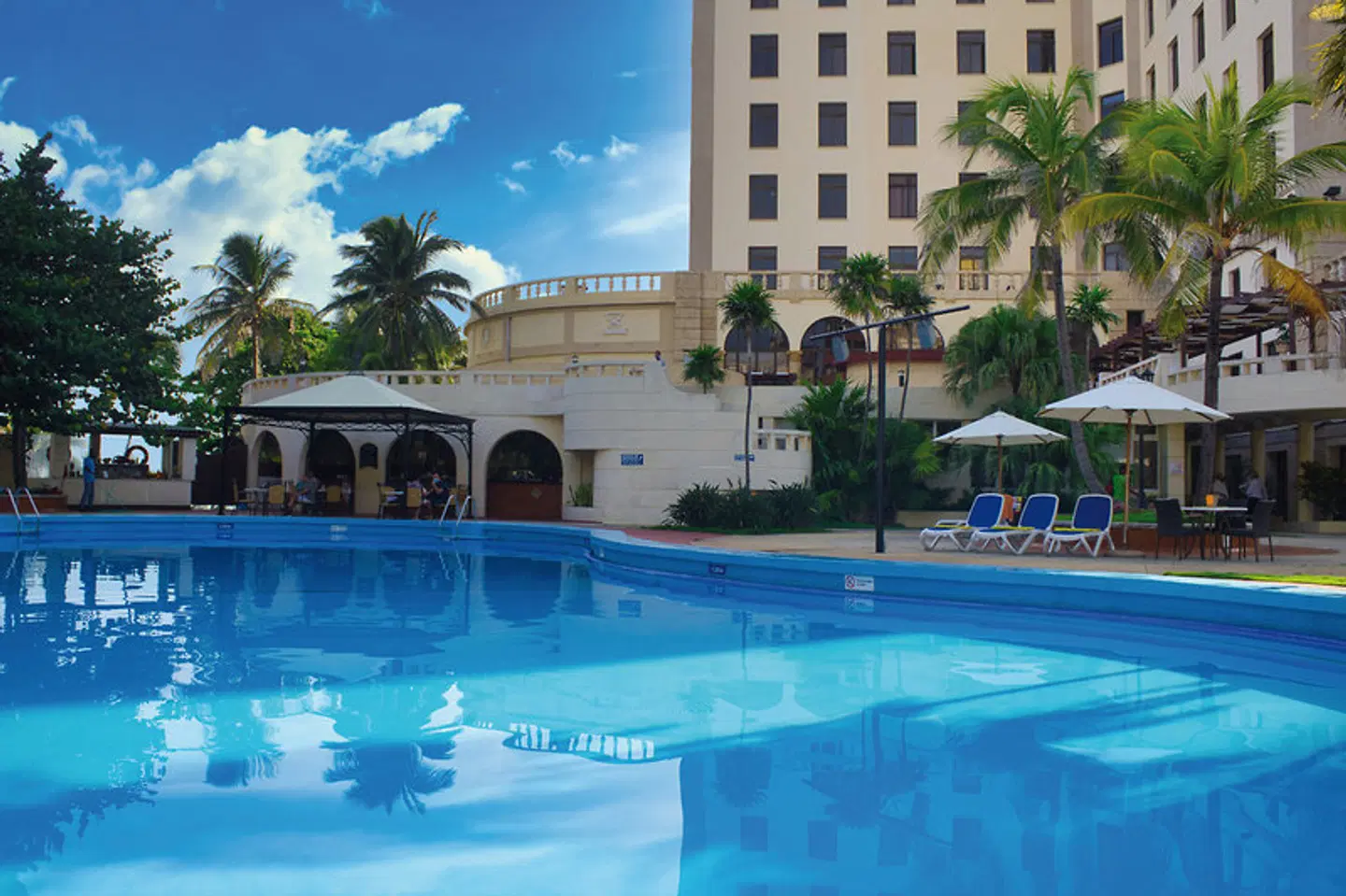 Nacional de Cuba OUTDOOR_POOL