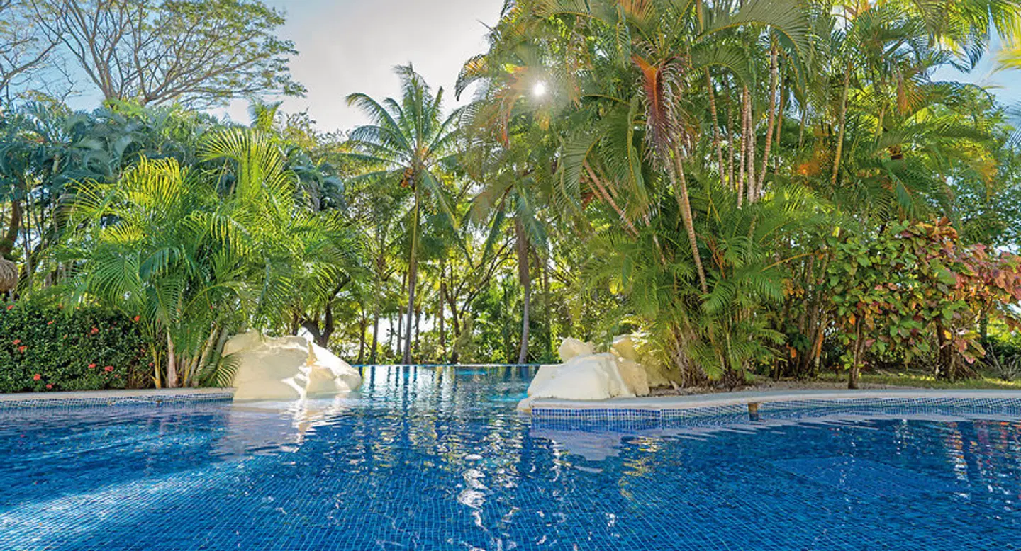 Azul Hotel & Retreat OUTDOOR_POOL