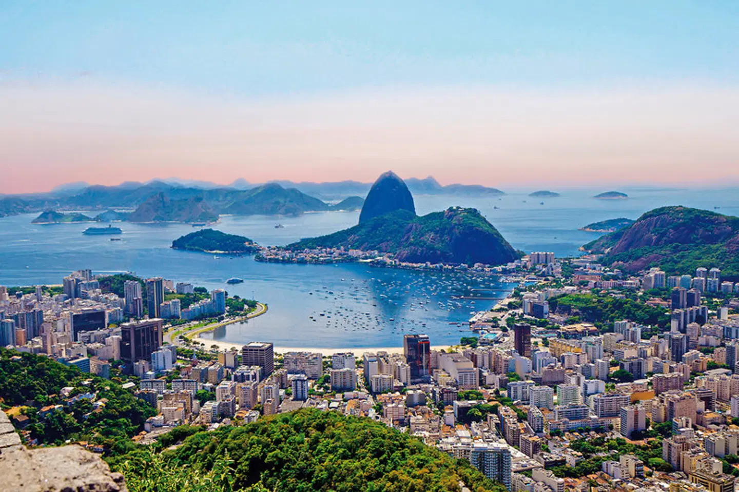 Rio de Janeiro: Samba, Soulfood und Sonnenuntergänge LANDSCAPE