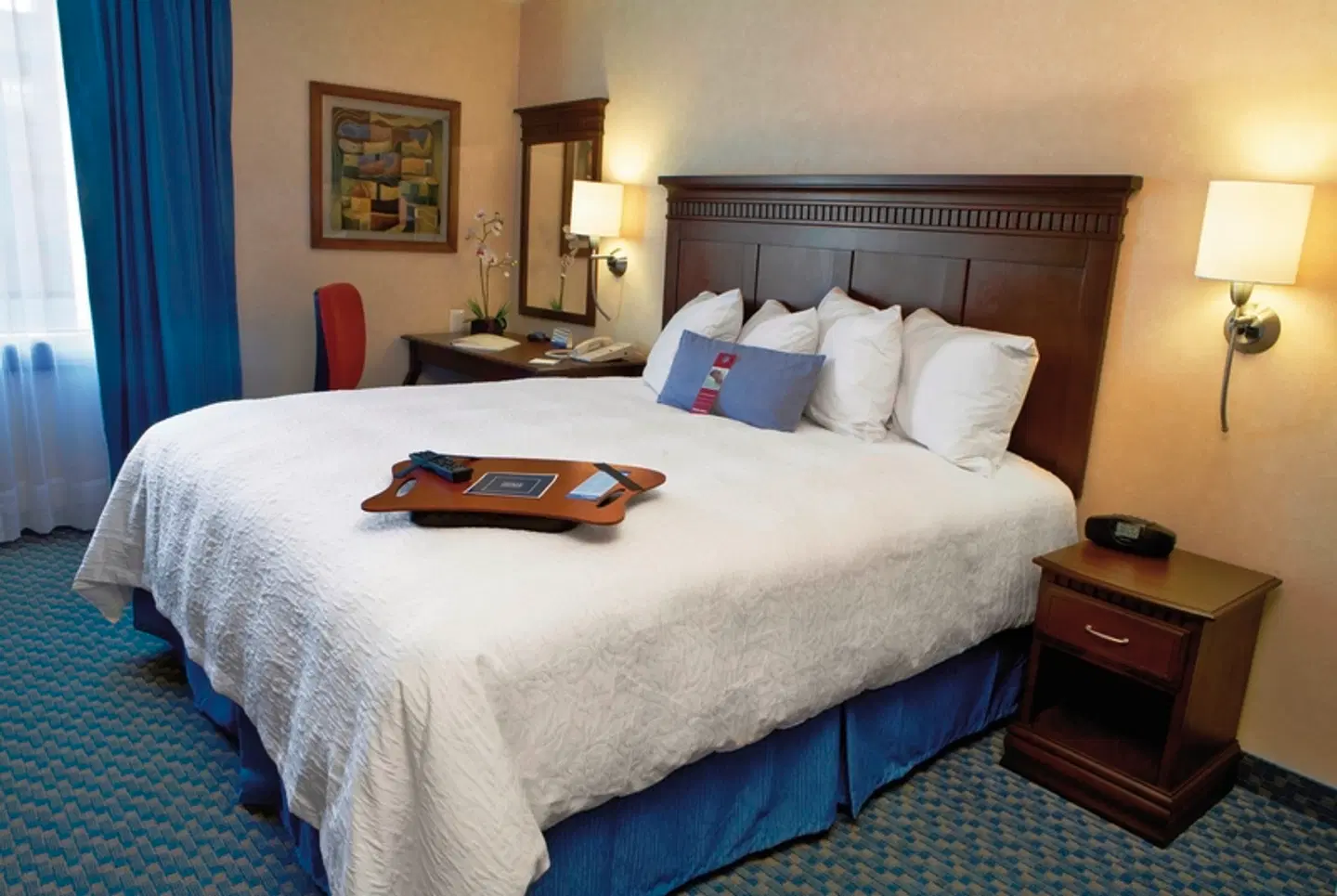 Hampton Inn & Suites ROOM_EXAMPLE