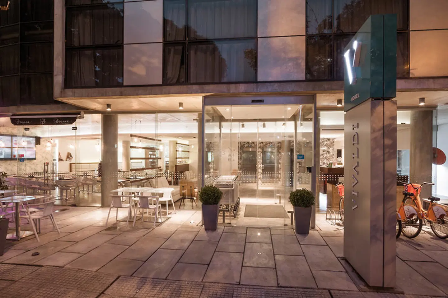 Vivaldi LOUNGE_LOBBY
