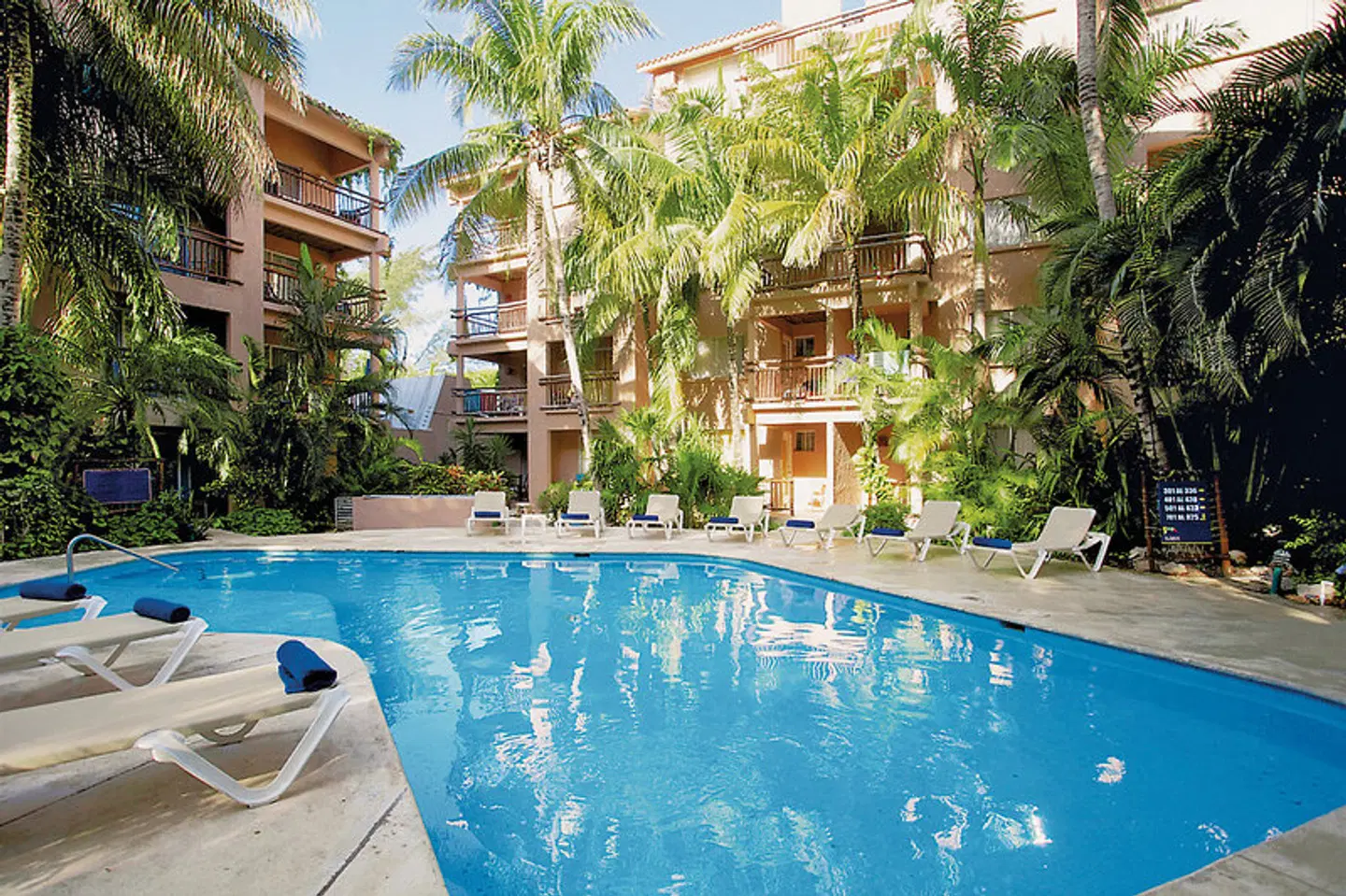 Tukan Hotel Playa del Carmen OUTDOOR_POOL