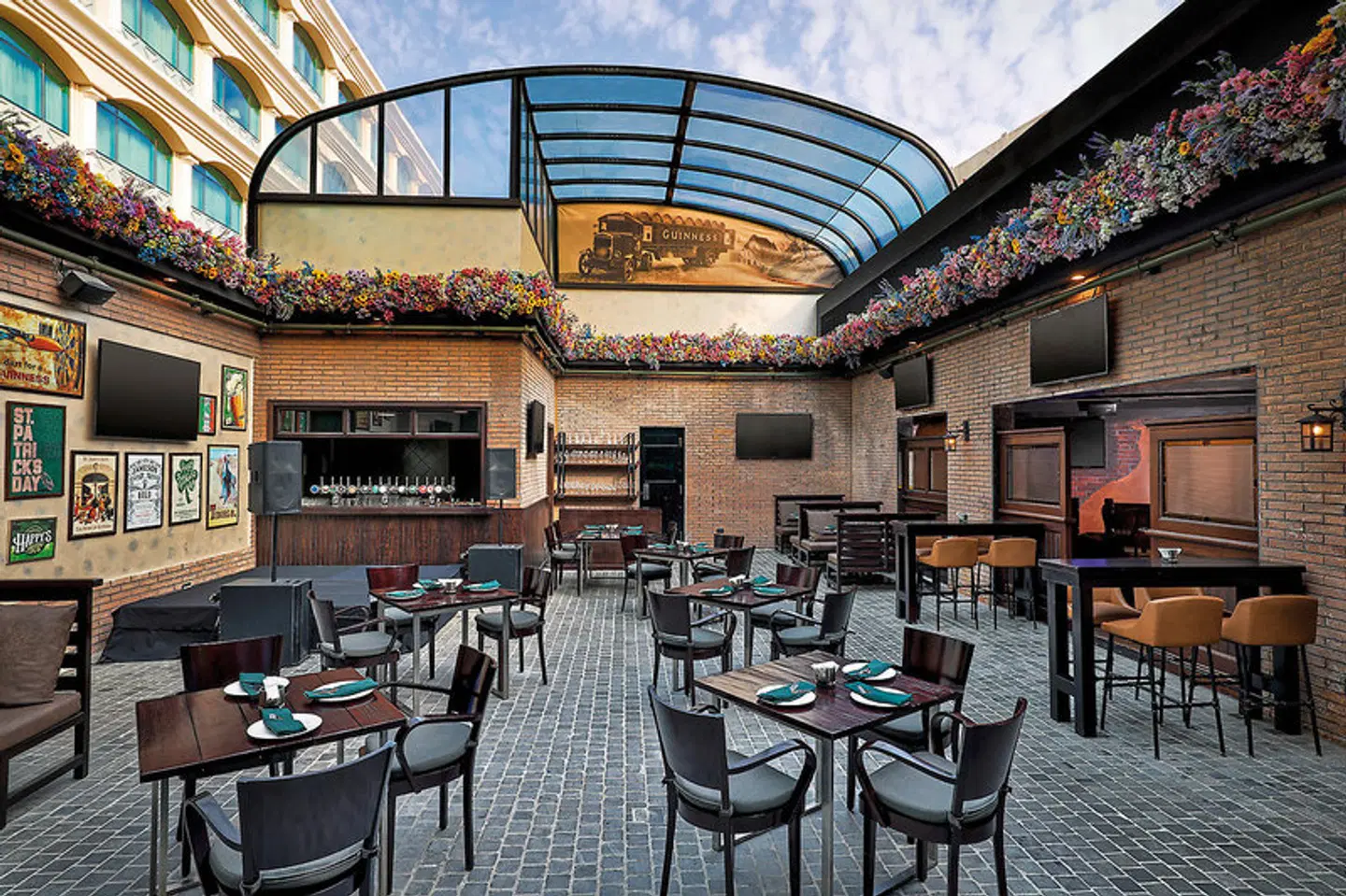 Le Méridien Dubai Hotel & Conference Centre Restaurant