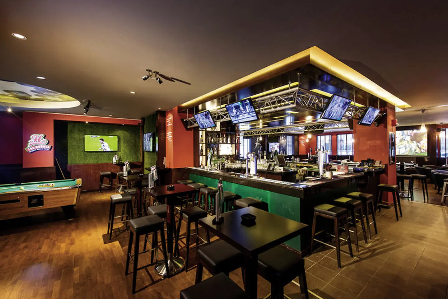 Citymax Al Barsha at the Mall Bar