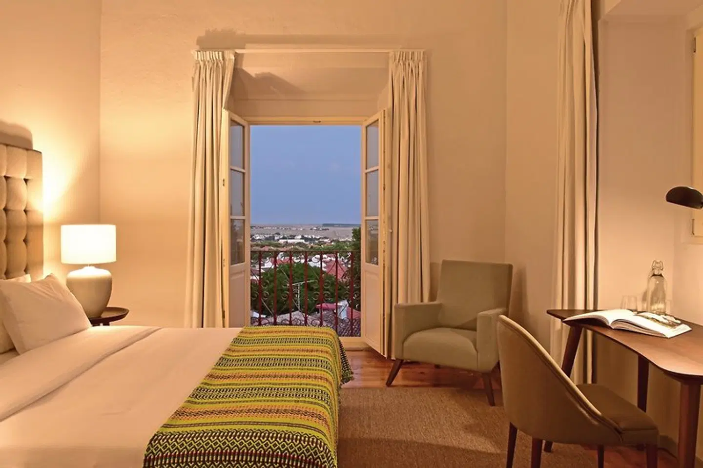 The Noble House ROOM_EXAMPLE