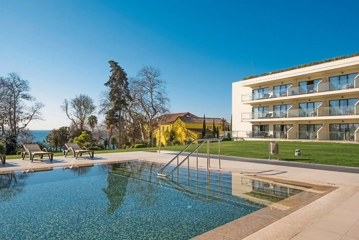 Vila Galé Collection Palacio dos Arcos OUTDOOR_POOL