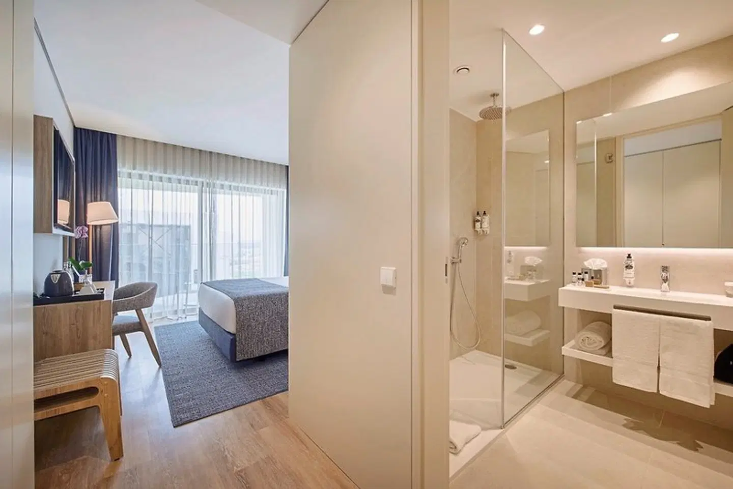 The Editory by the Sea Lagos Badezimmer