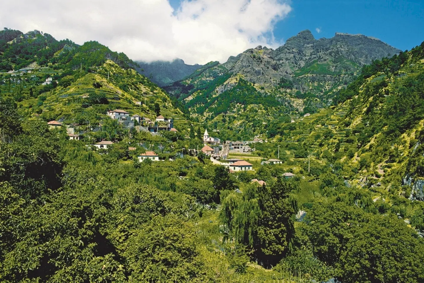 Madeira - Grüne Trauminsel im Atlantik LANDSCAPE