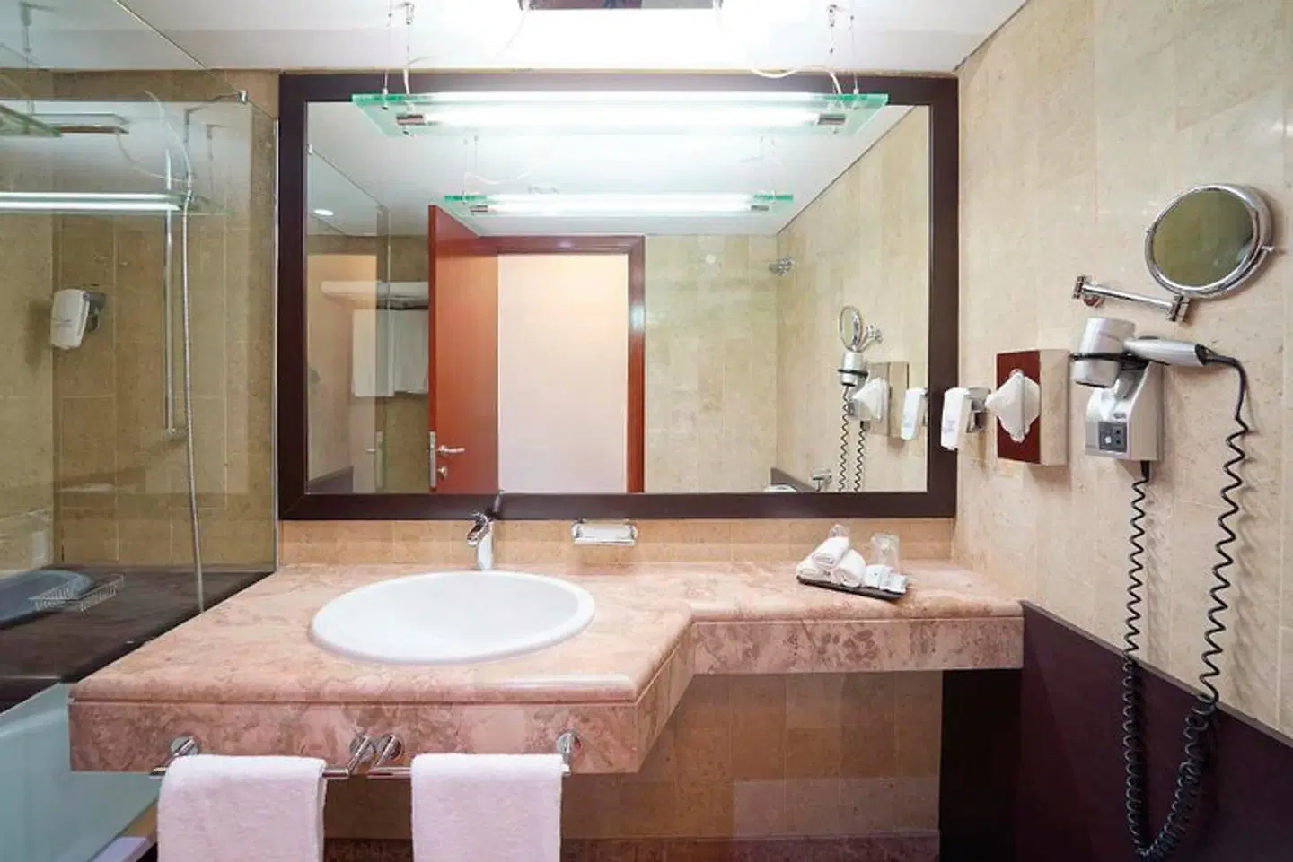 Legendary Lisboa Suites Badezimmer