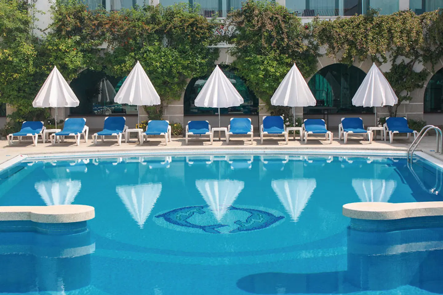 Suave Mar OUTDOOR_POOL