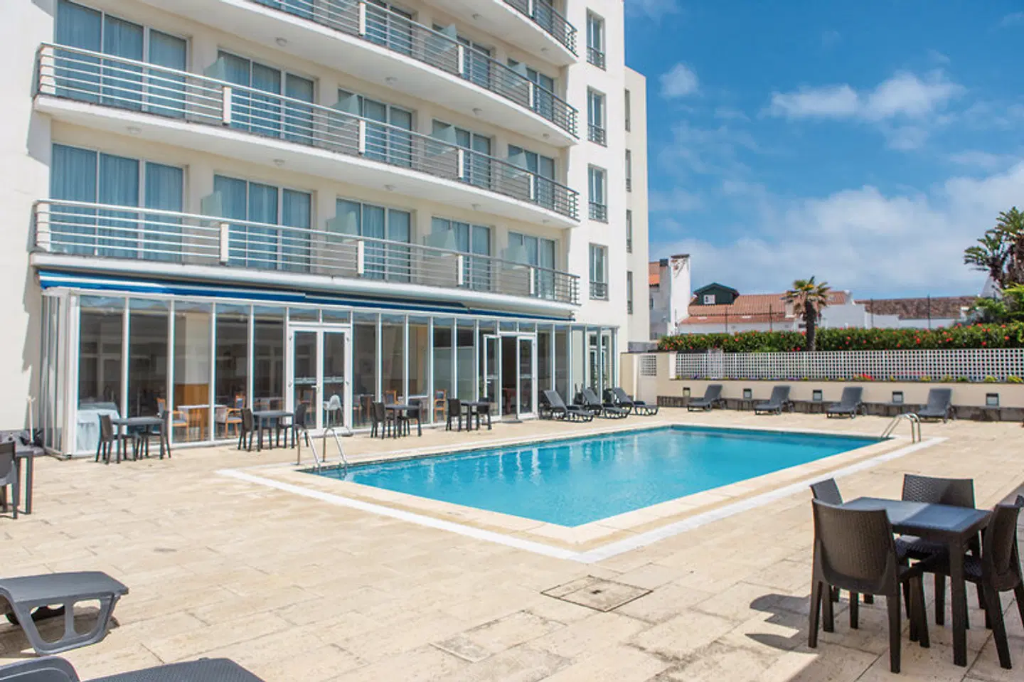 MS Vila Nova Hotel OUTDOOR_POOL