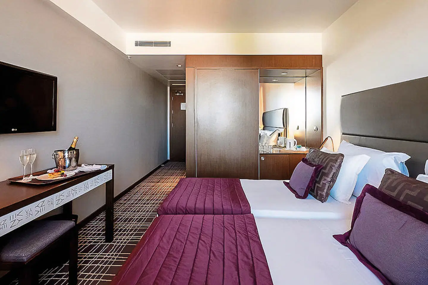 Neya Lisboa ROOM_EXAMPLE