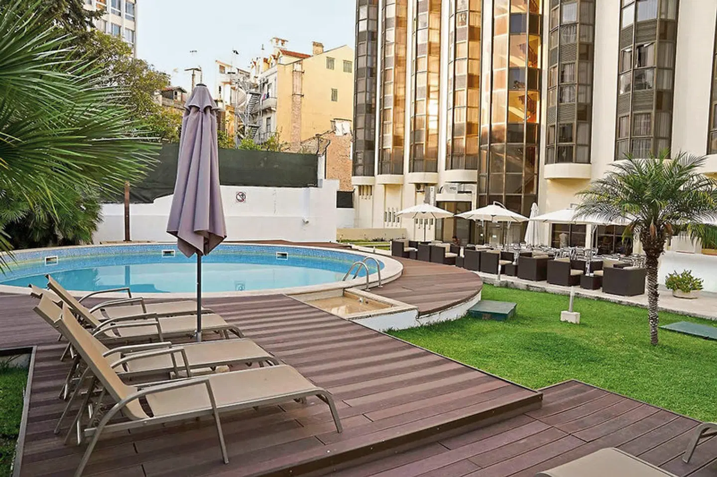 Legendary Lisboa Suites OUTDOOR_POOL