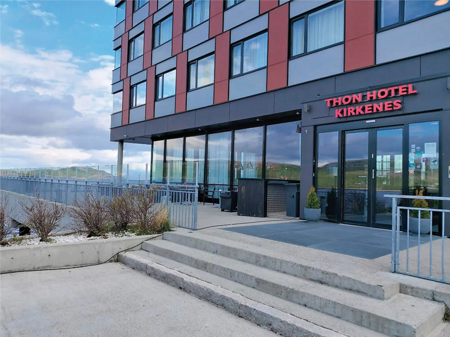Thon Hotel Kirkenes EXTERIOR