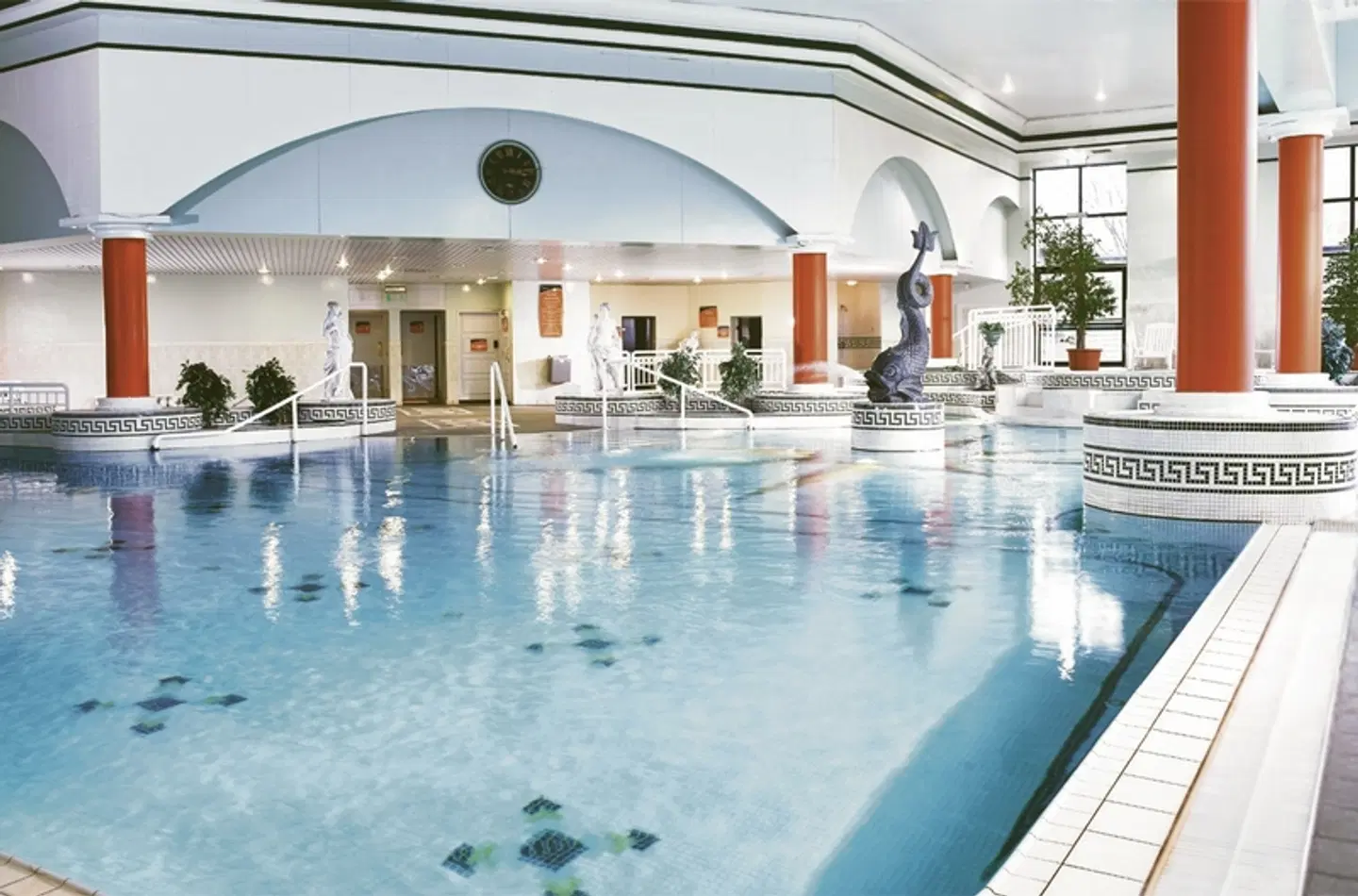 The Connacht Hotel Hallenbad