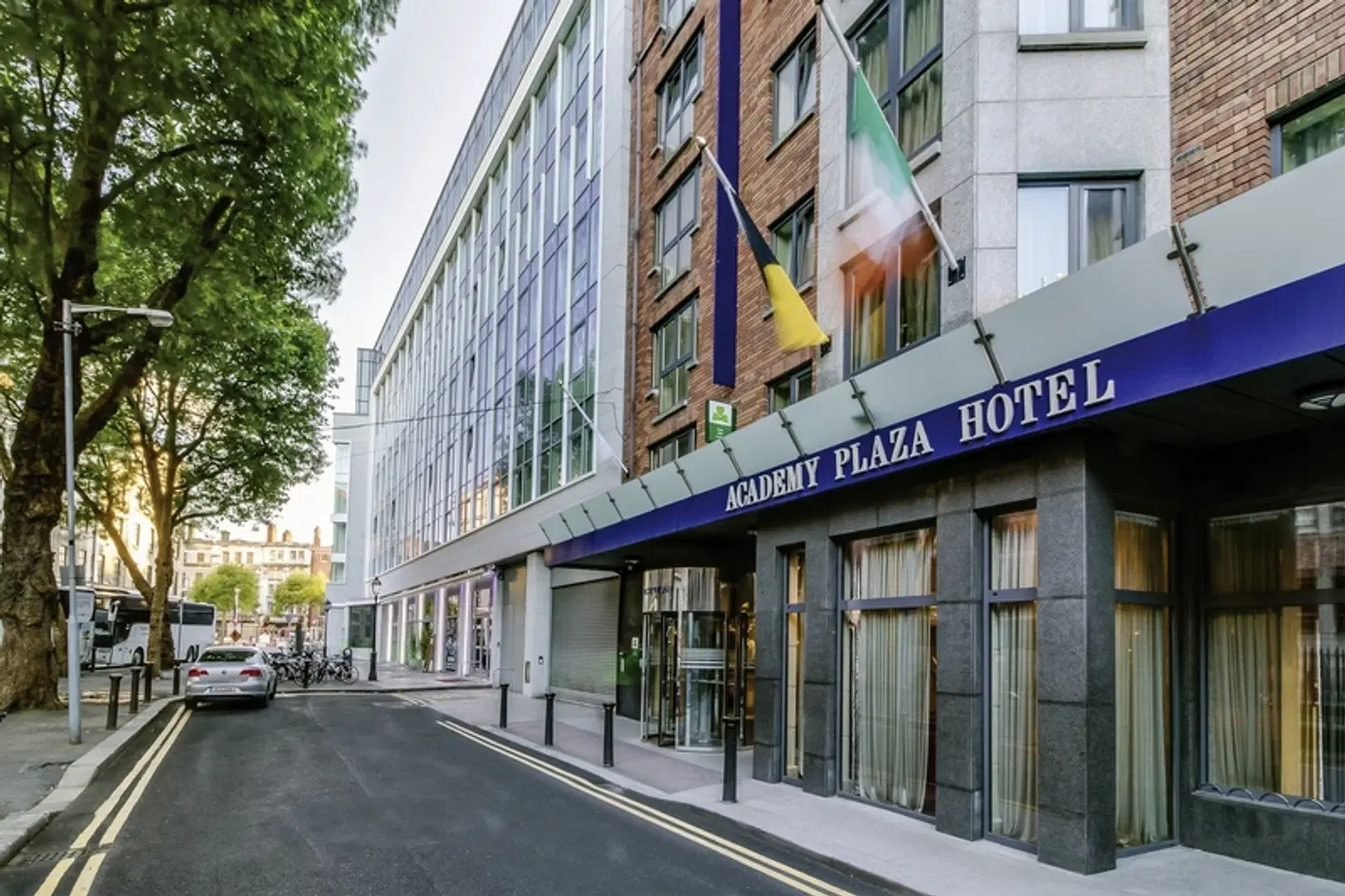 Academy Plaza Hotel EXTERIOR