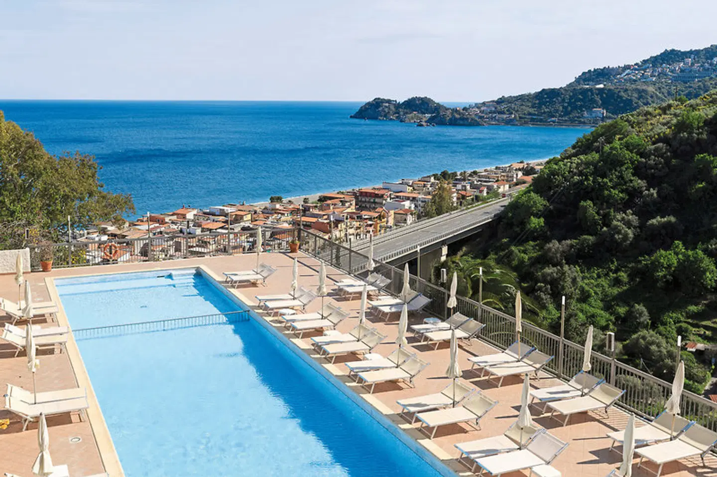Antares OUTDOOR_POOL
