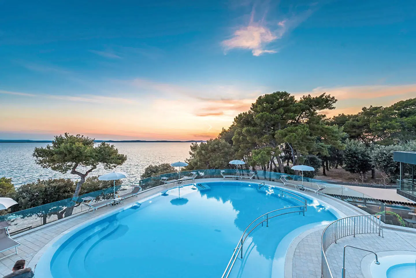 Pinija OUTDOOR_POOL
