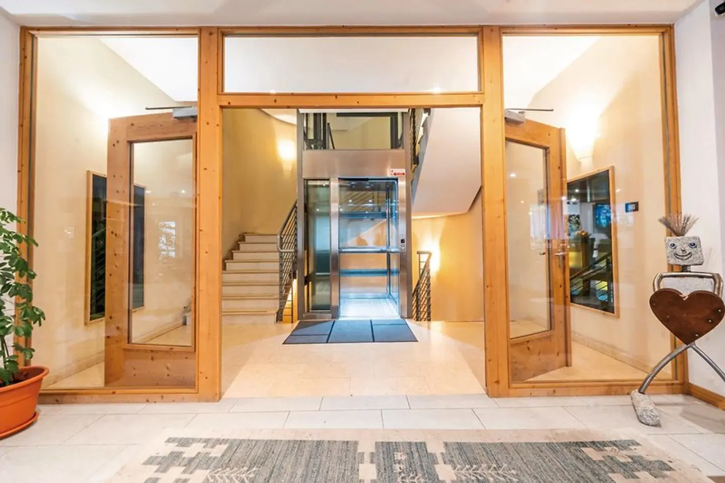 Alpine Mugon LOUNGE_LOBBY