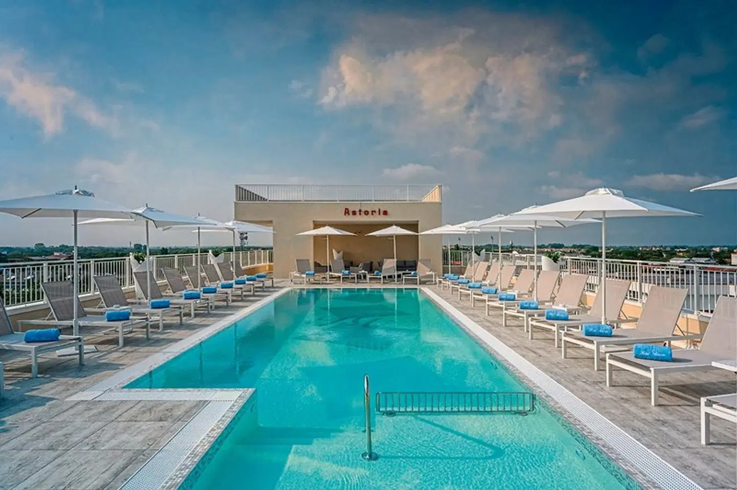 Astoria OUTDOOR_POOL