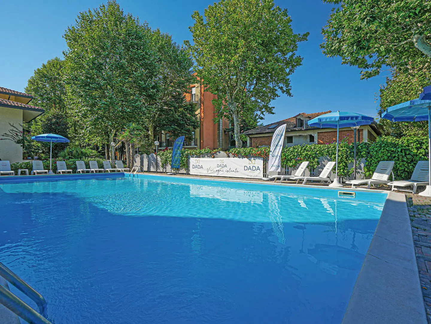 Hotel Dasamo OUTDOOR_POOL