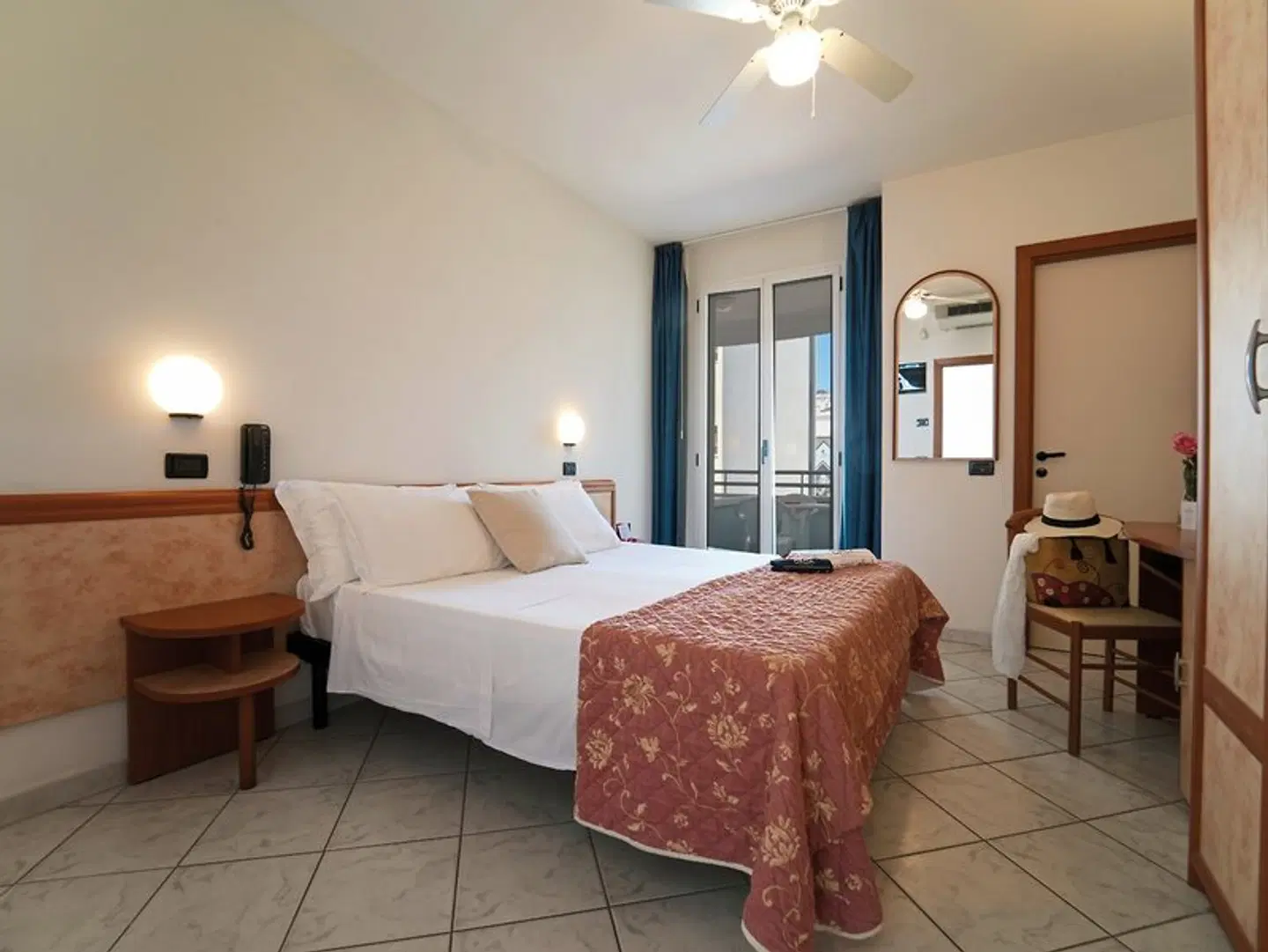 Hotel Dasamo ROOM_EXAMPLE