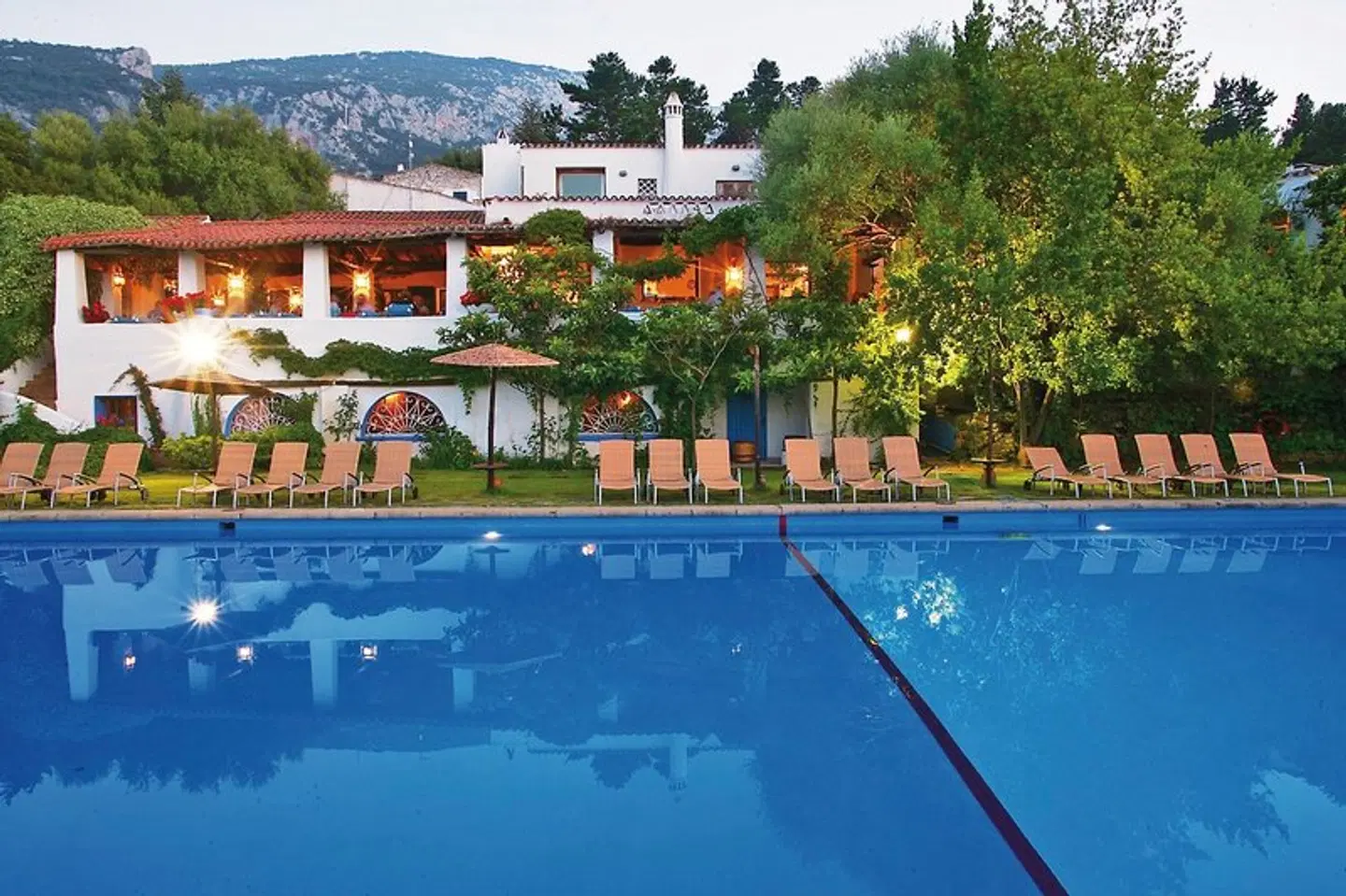 Su Gologone Experience Hotel OUTDOOR_POOL