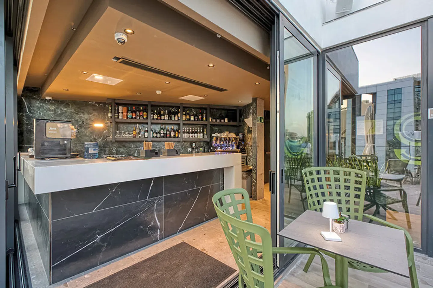 VITA Hotel & Rooftop Bar
