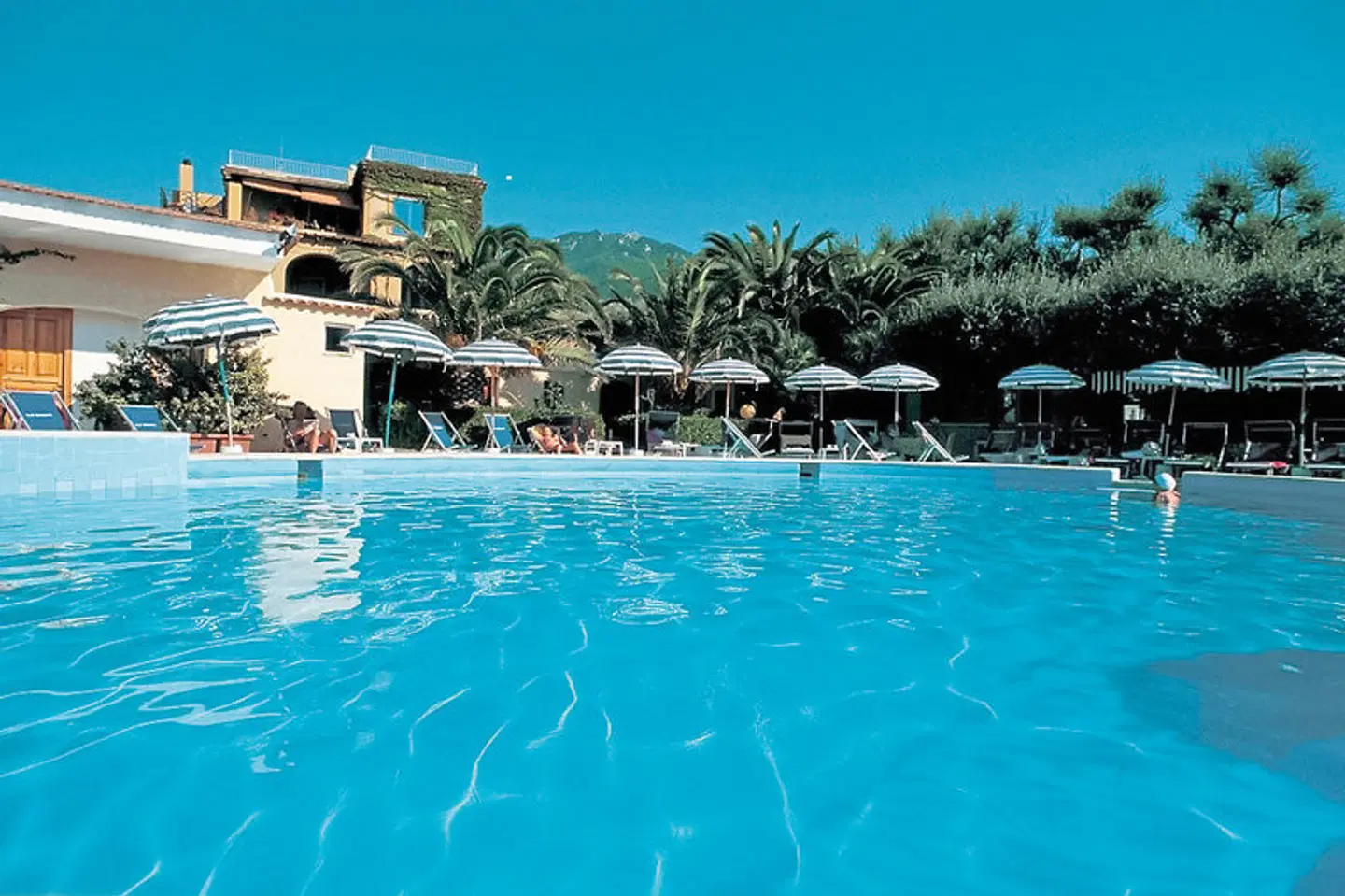 La Scogliera OUTDOOR_POOL