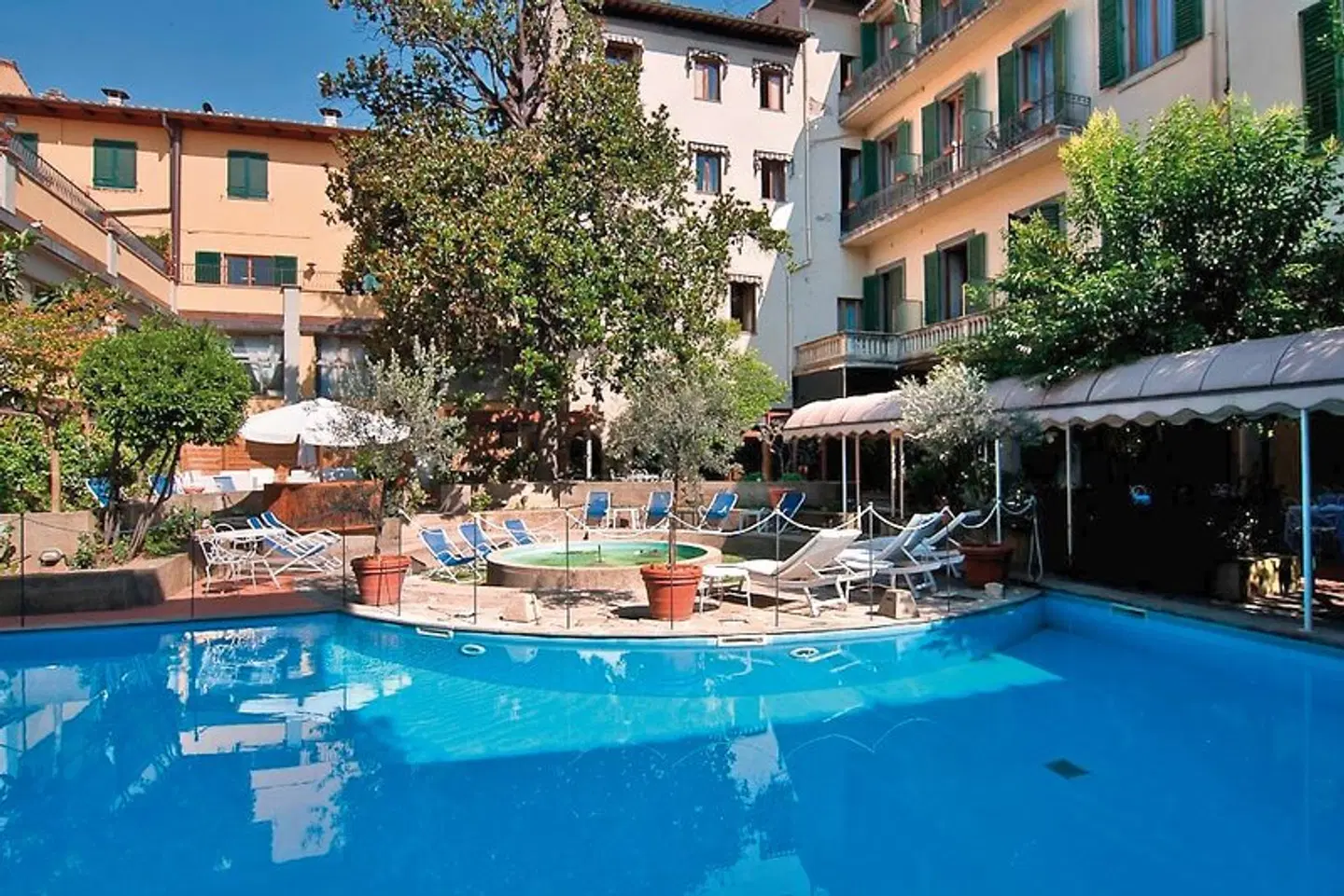 Croce di Malta OUTDOOR_POOL