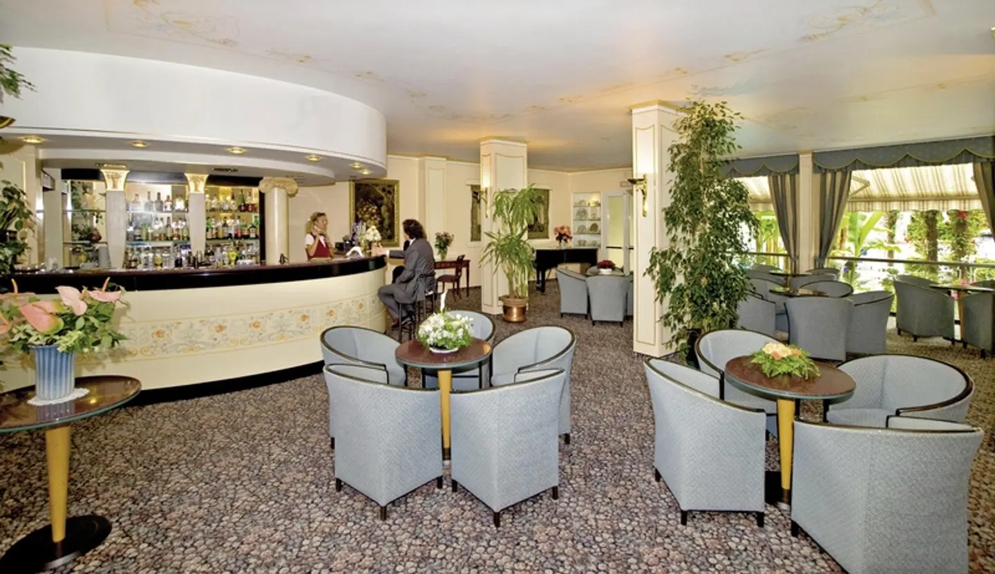 Astoria LOUNGE_LOBBY