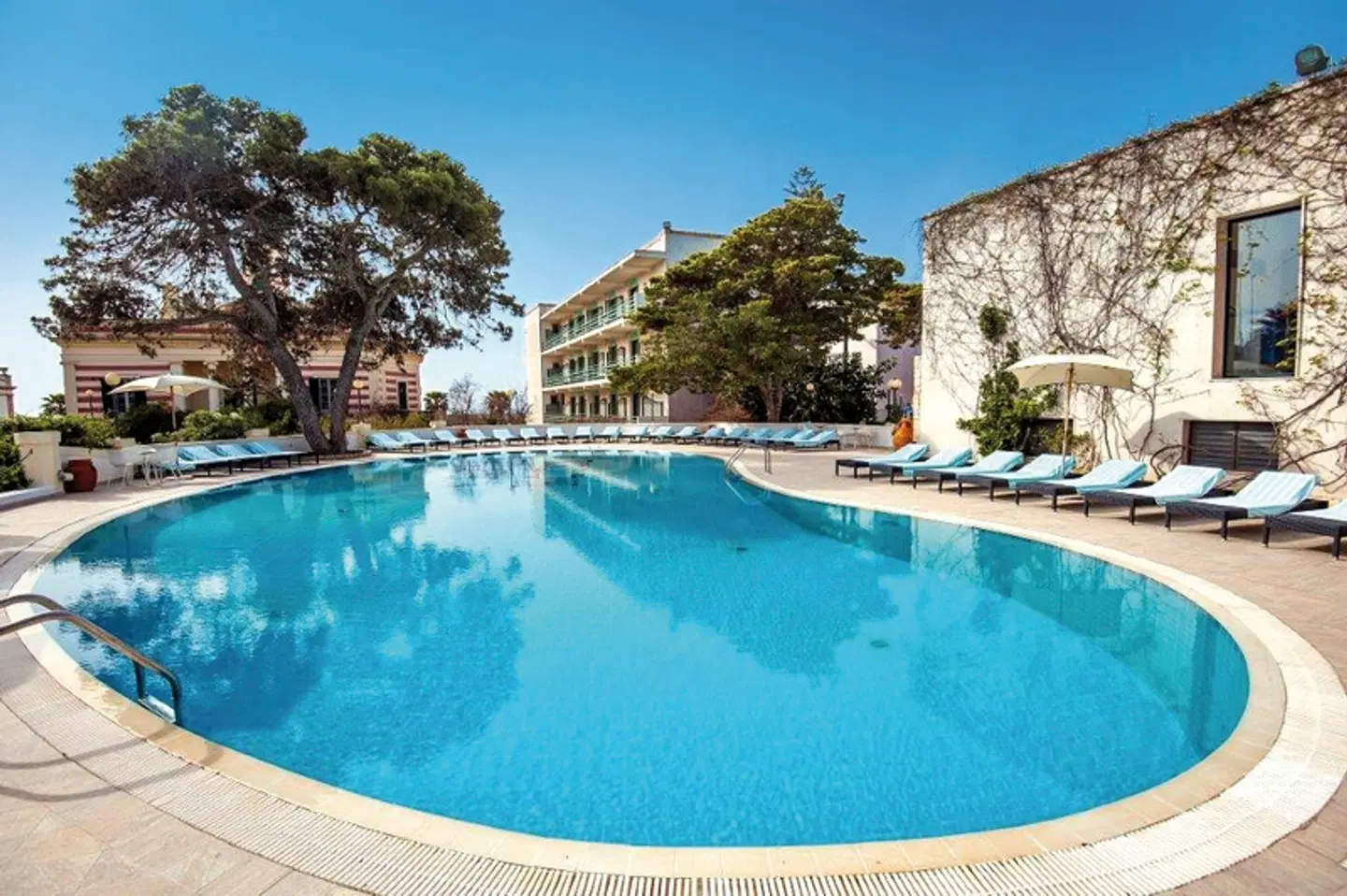 Hotel Terminal OUTDOOR_POOL