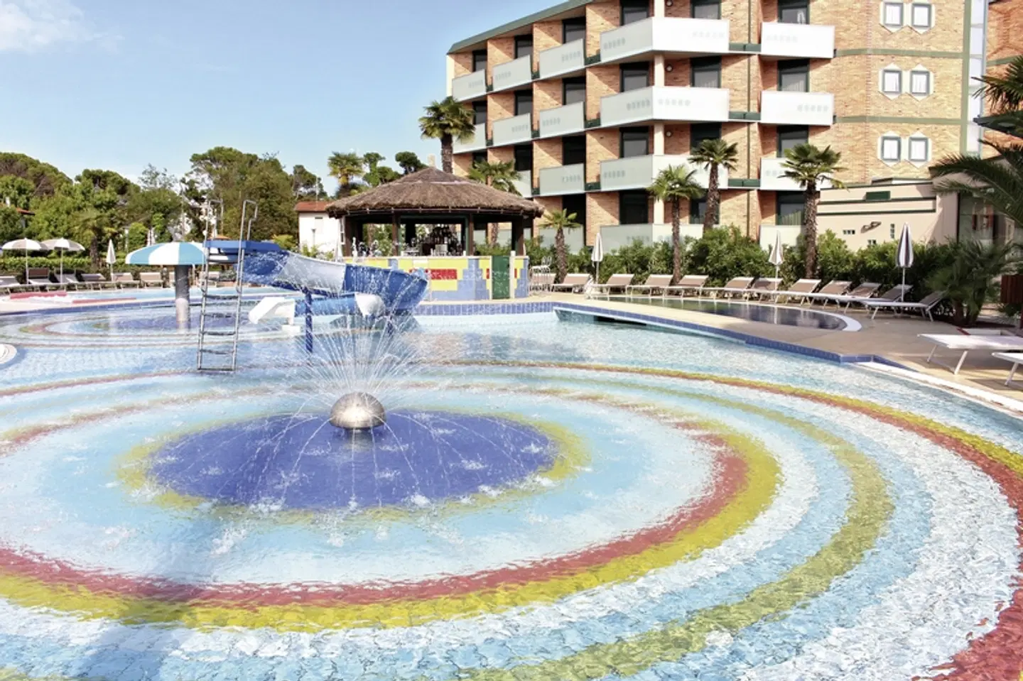 Mediterranee Family & Spa Hotel OUTDOOR_POOL