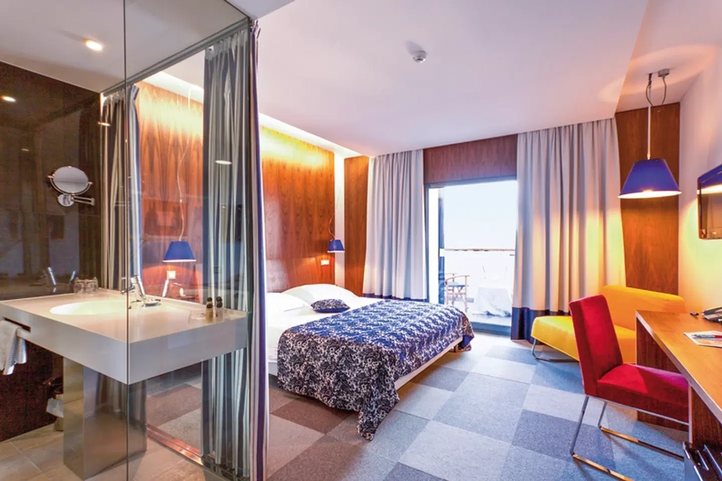 Hotel In ROOM_EXAMPLE